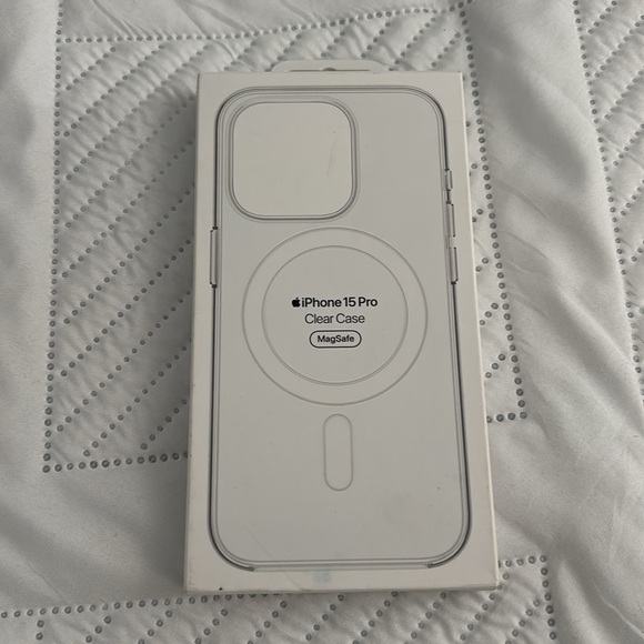 NIB Apple iPhone 15 Pro Clear Case with MagSafe - Picture 4 of 5